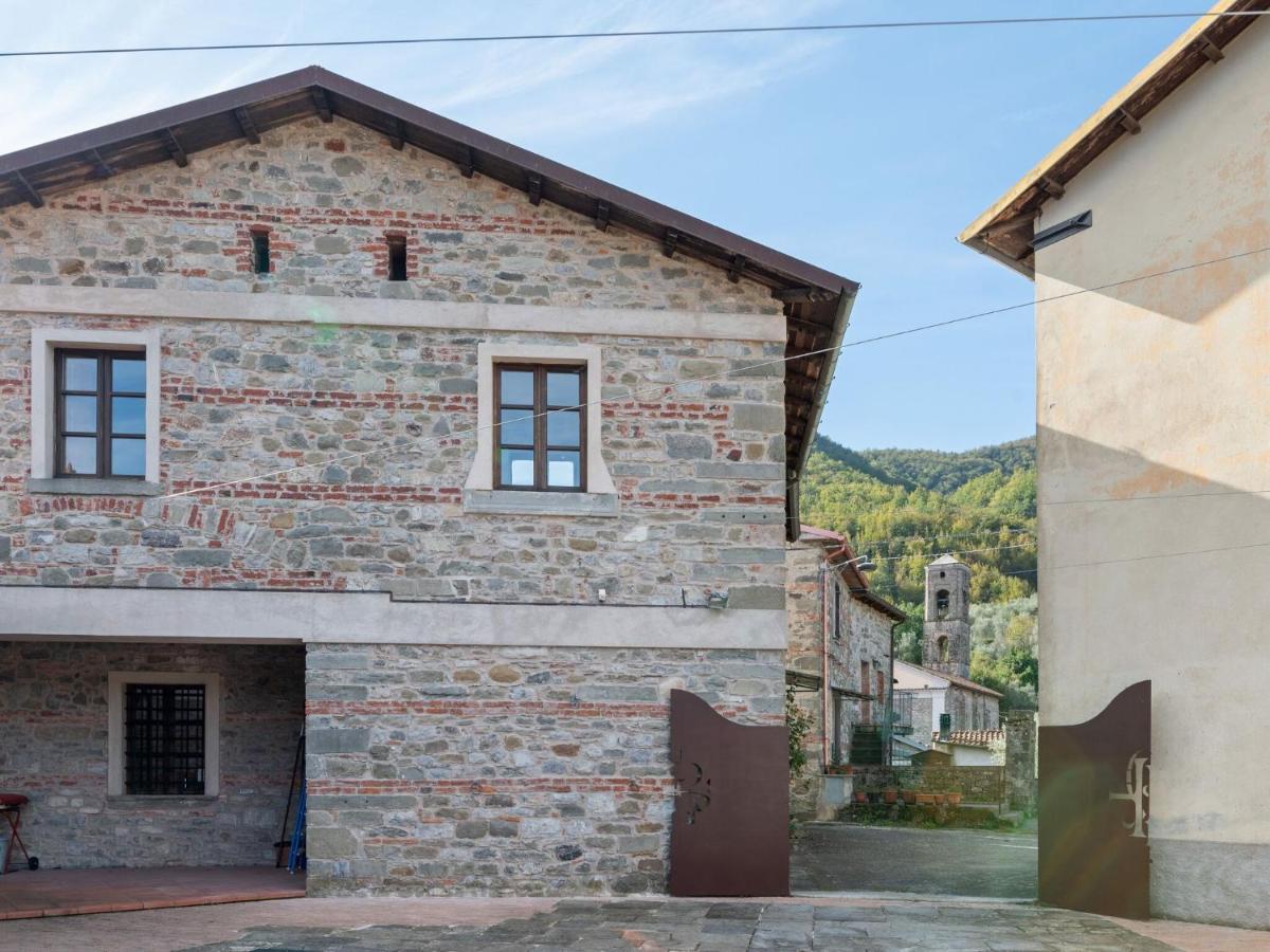 Vila Ancient Farmhouse With Private Heated Hot Tub And Pool Casola in Lunigiana Exteriér fotografie